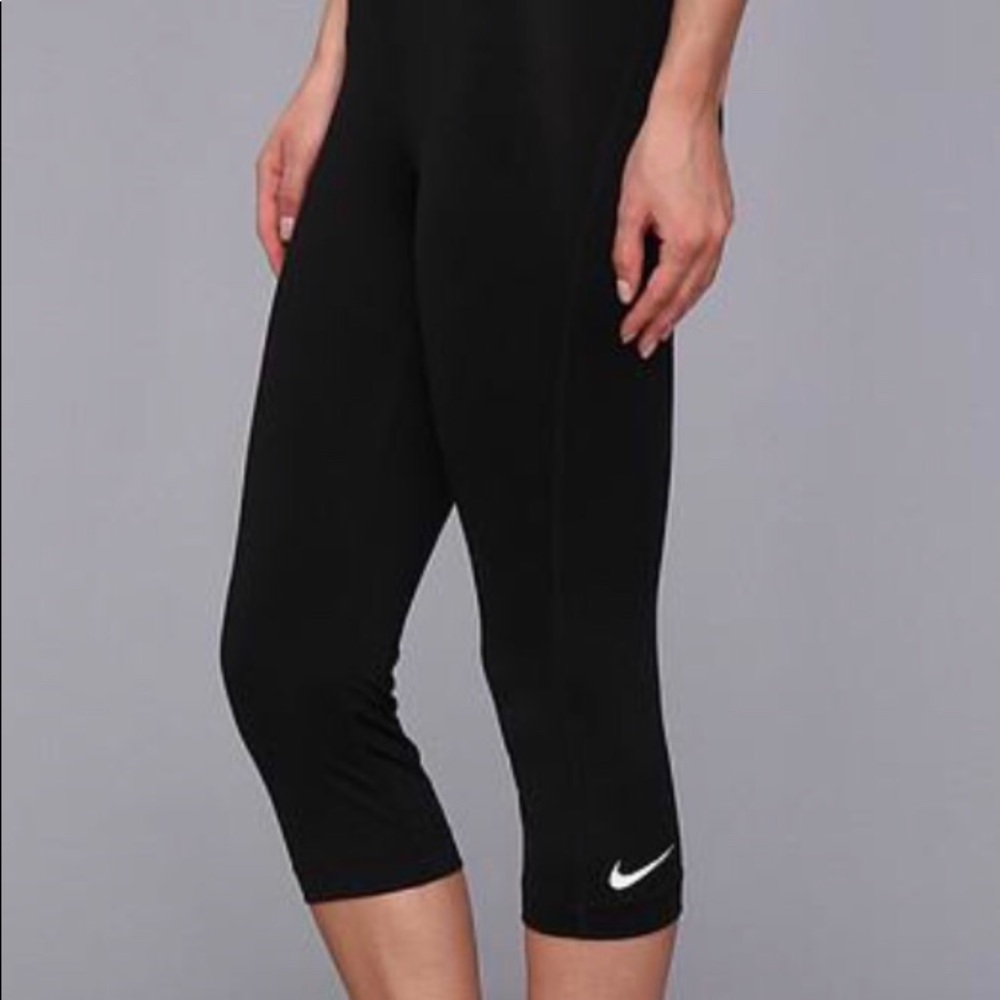 Nike Pro Dri-Fit Capri Leggings